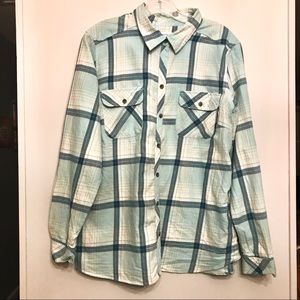 EUC Blue, white, & cream color flannel button-up